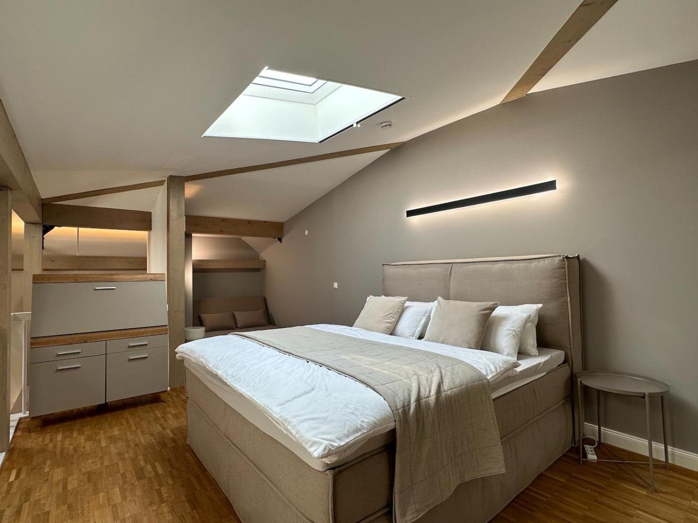 Truly - Viel Platz Fuer Business & Familie - Modern, Garage, Fahrstuhl Apartment Augsburg Exterior photo